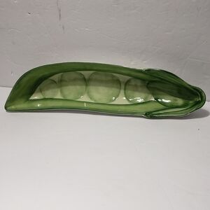 VIETRI (Italy) Art Green Pea Pod Dish (13" Long)